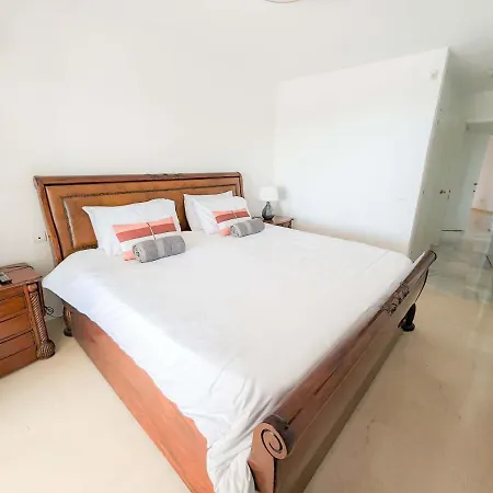 Apartment Fantastic Views, Large With 3 Pools, Minutes From Beach And Golf Mijas Costa Spain *