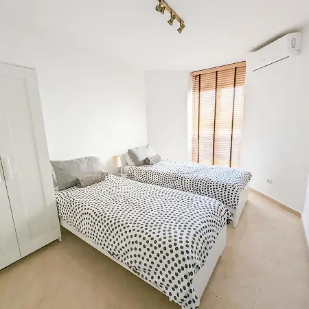 Fantastic Views, Large With 3 Pools, Minutes From Beach And Golf Mijas Costa Spain * Sitio de Calahonda