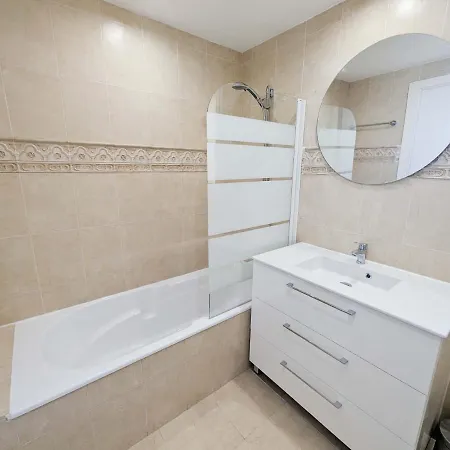 Fantastic Views, Large With 3 Pools, Minutes From Beach And Golf Mijas Costa Spain Sitio de Calahonda