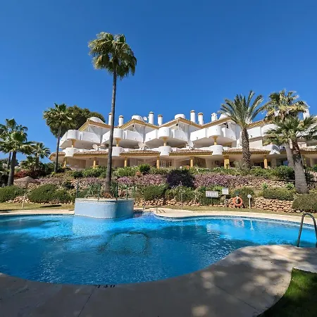 Fantastic Views, Large With 3 Pools, Minutes From Beach And Golf Mijas Costa Spain Sitio de Calahonda